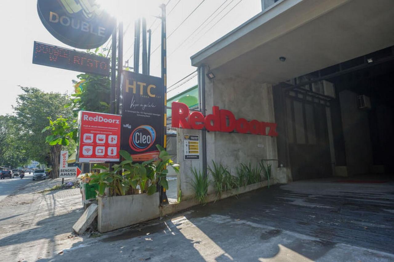 Reddoorz Plus Near Kawasan Sam Poo Kong Семаранг Экстерьер фото