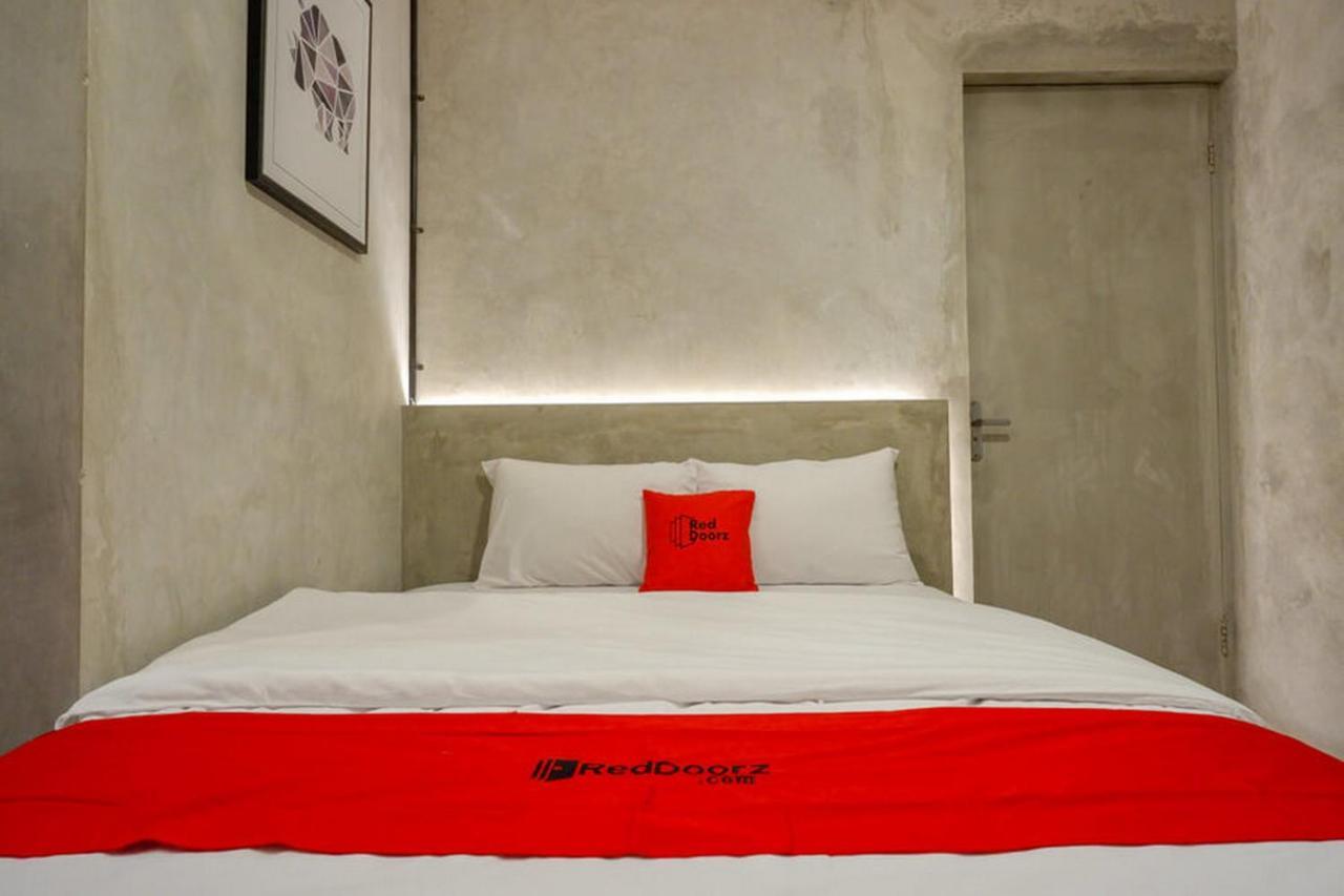 Reddoorz Plus Near Kawasan Sam Poo Kong Семаранг Экстерьер фото